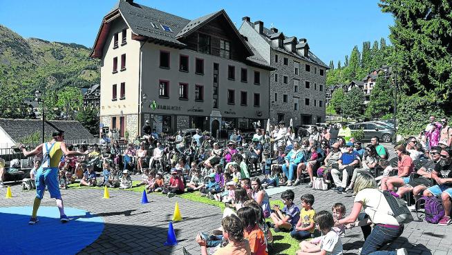 Sallent de Gállego multiplica su población con motivo de la celebración de sus fiestas de agosto.