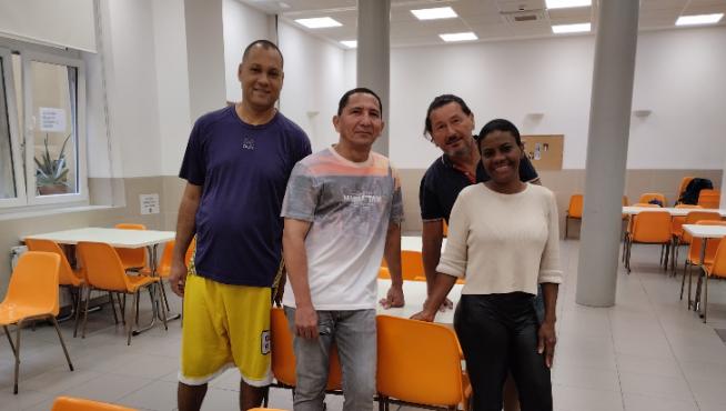 Argenis Barrios, Germán Galindo, Jair Jordán y Janeth Viveros son residentes del Refugio y voluntarios del servicio de comidas.