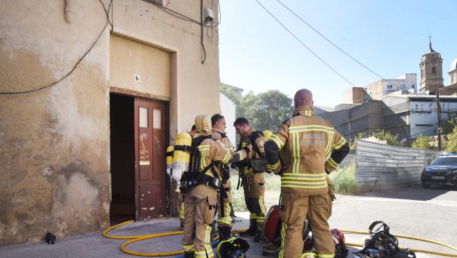 El incendio ha movilizado a Bomberos, Policía Nacional y Protección Civil.