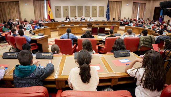 153 niños se convierten en 'diputados' por un día por el Día Internacional de los Derechos de la Infancia