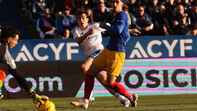 El Real Zaragoza se levanta y gana con solvencia al Andorra (2-0)