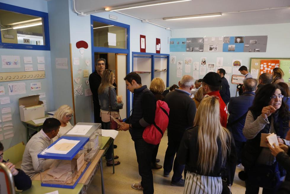 Votación en el IES Miguel de Molinos.