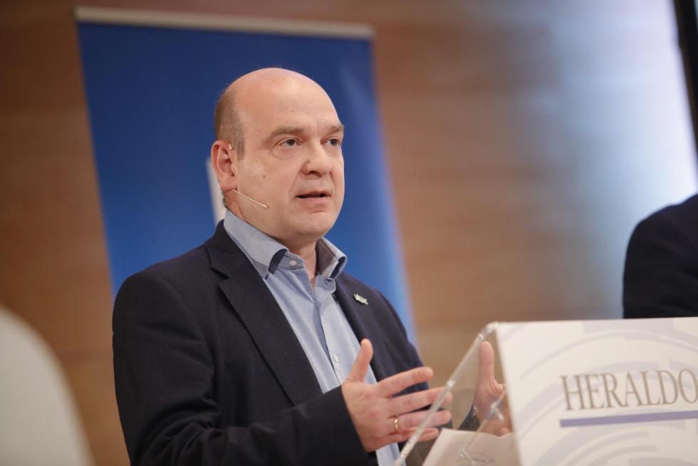 Santiago Morón durante el debate para la presidencia del Gobierno de Aragón.