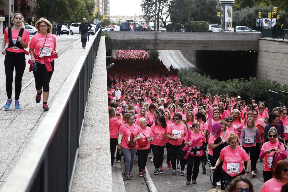 Un total de 13.000 participantes en la Carrera de la Mujer de Zaragoza.