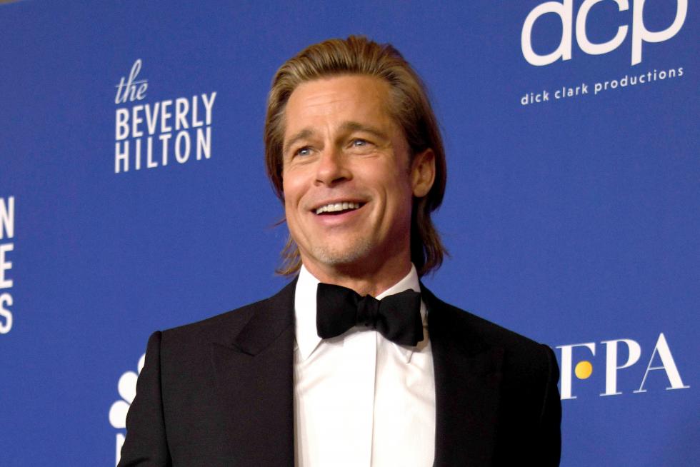 Beverly Hills (United States), 06/01/2020.- Brad Pitt holds the award for Best Performance By An Actor In A Supporting Role In Any Motion Picture for 'Once Upon A Time In Hollywood' in the press room during the 77th annual Golden Globe Awards ceremony at the Beverly Hilton Hotel, in Beverly Hills, California, USA, 05 January 2020. (Estados Unidos) EFE/EPA/CHRISTIAN MONTERROSA Press Room - 77th Golden Globe Awards