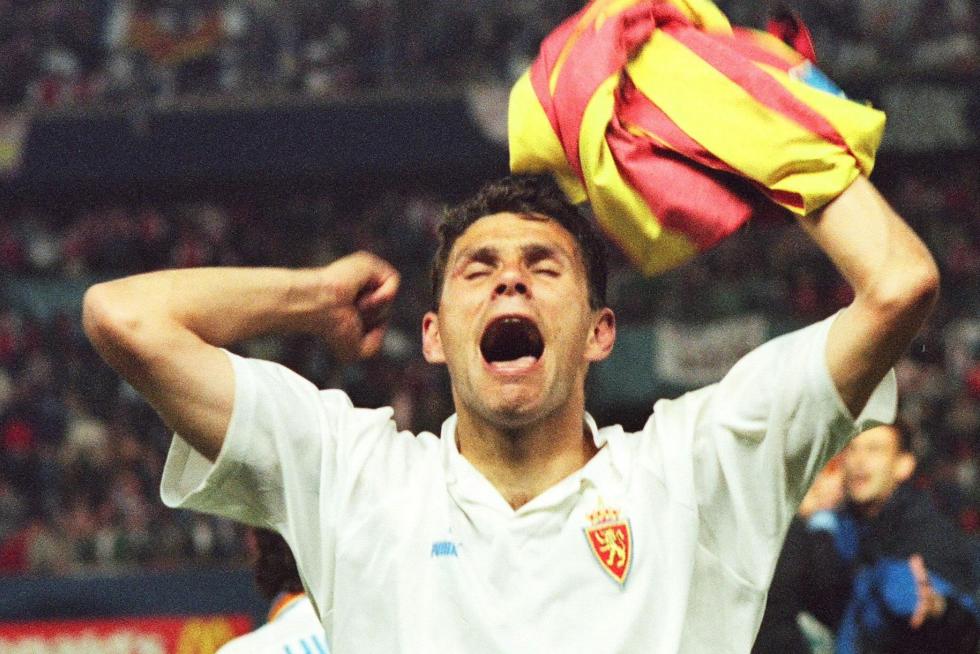 El Real Zaragoza conquista la Recopa de Europa en el Parque de los Príncipes de París tras derrotar al Arsenal (1-2)