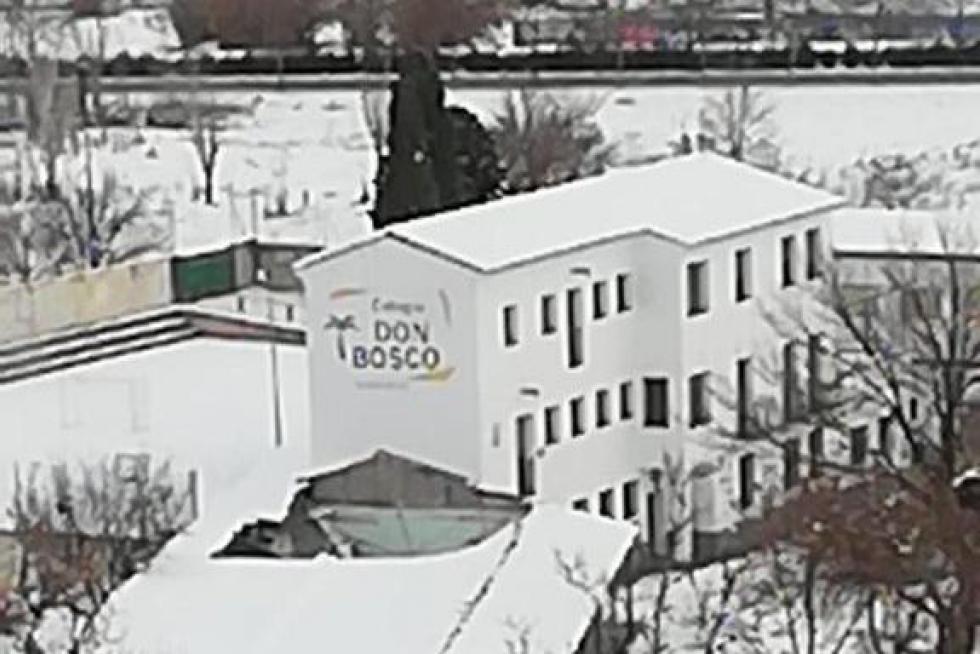 Cede la cubierta del colegio Don Bosco, en Vadorrey, por la nieve.