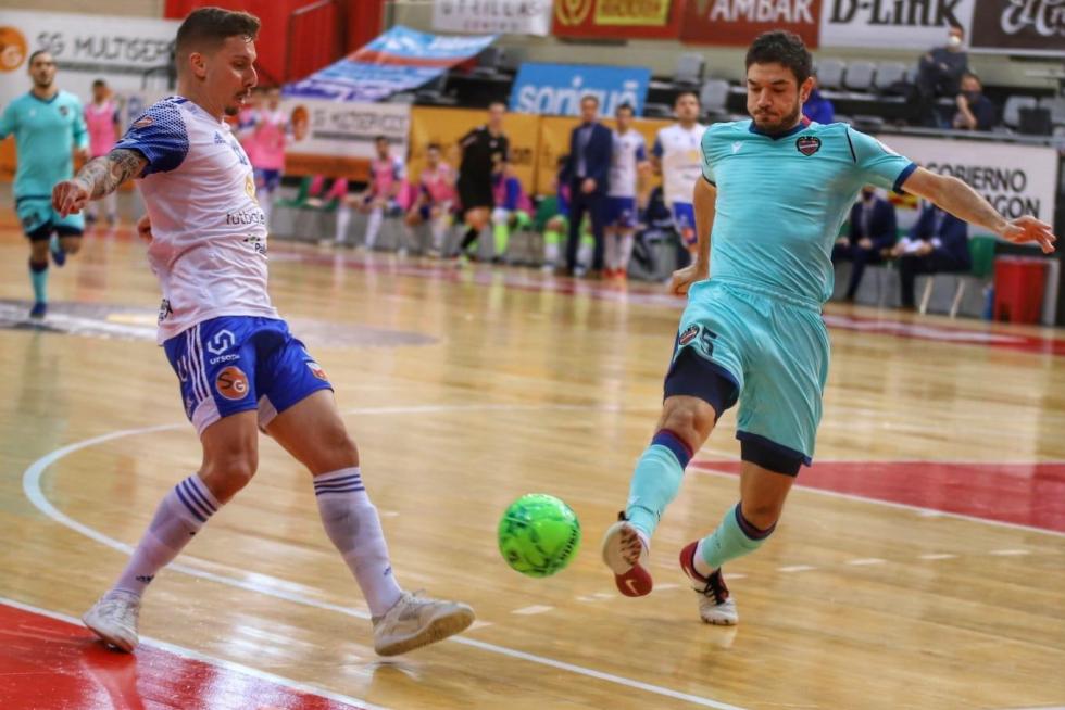 Encuentro del Fútbol Emotion contra el Levante UD