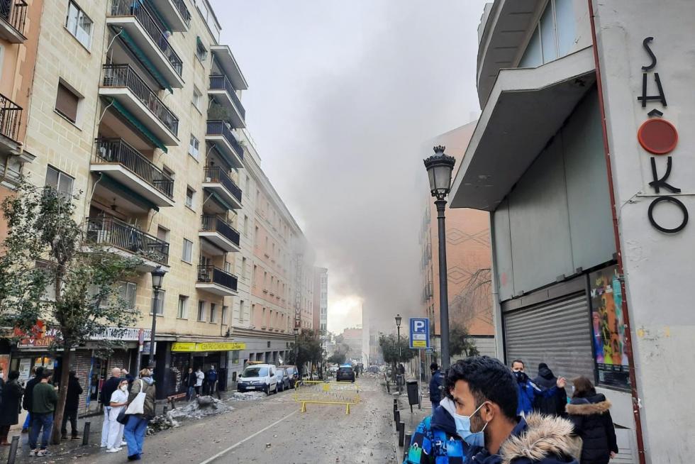 Fuerte explosión en un edificio de Madrid