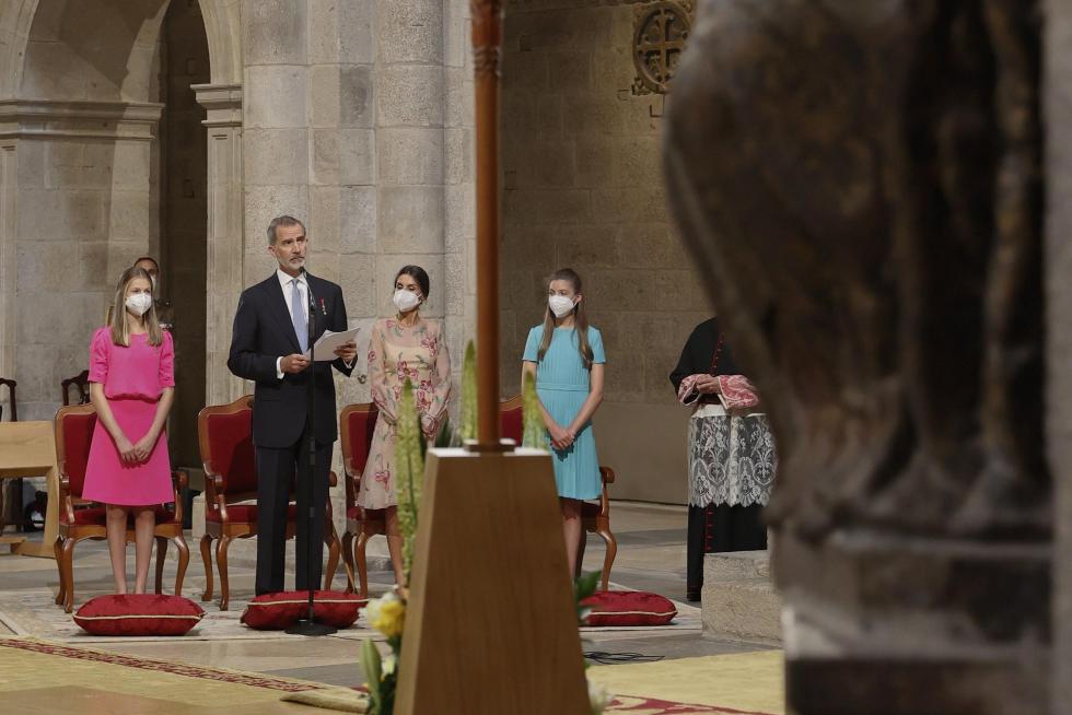 Los reyes de España presiden la ofrenda al Apóstol Santiago