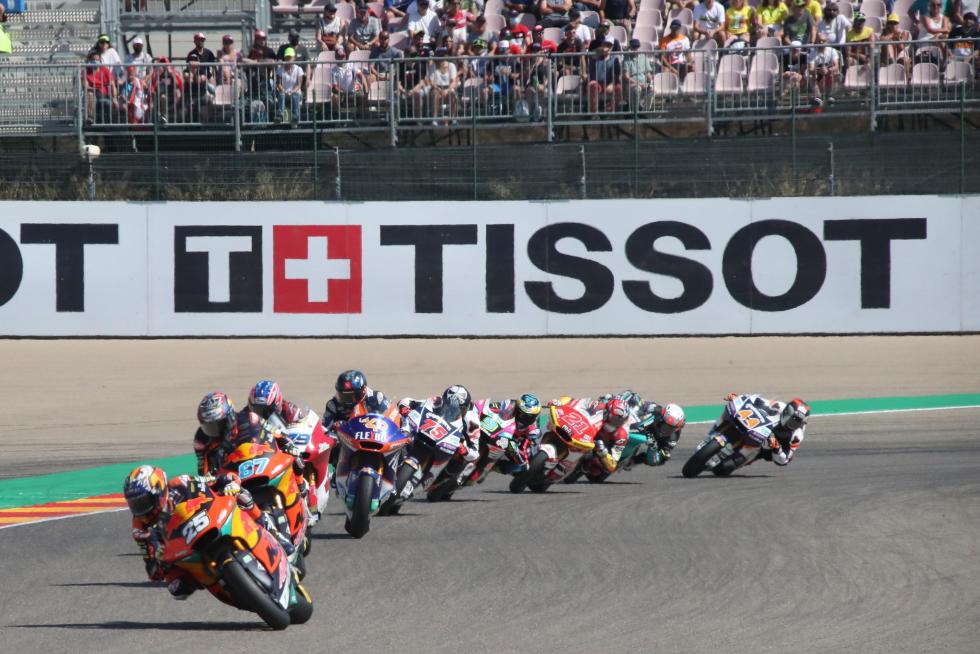 Raúl Fernandez se impone en Moto2