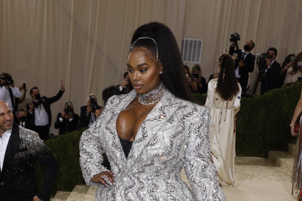 New York (United States), 13/09/2021.- Lisa Airan poses on the red carpet for the 2021 Met Gala, the annual benefit for the Metropolitan Museum of Art's Costume Institute, in New York, New York, USA, 13 September 2021. The event coincides with the Met Costume Institute's first two-part exhibition, 'In America: A Lexicon of Fashion' which opens 18 September 2021, to be followed by 'In America: An Anthology of Fashion' which opens 05 May 2022 and both conclude 05 September 2022. (Moda, Abierto, Estados Unidos, Nueva York) EFE/EPA/JUSTIN LANE
USA NEW YORK MET GALA