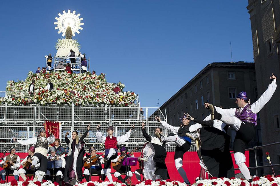 Diversión y buenos ratos bajo un sol deslumbrante en el Día del Pilar