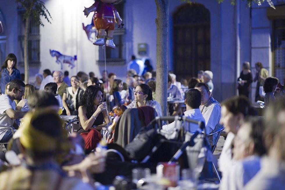 Diversión y buenos ratos bajo un sol deslumbrante en el Día del Pilar