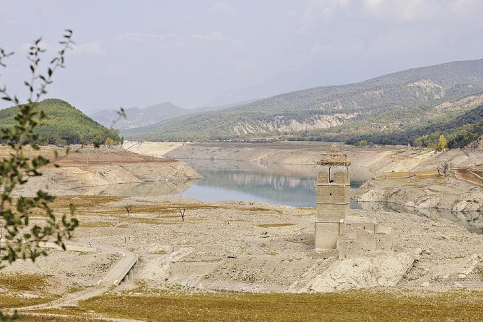 La sequía azota los embalses de la cuenca del Ebro