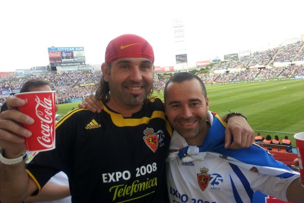 Los zaragocistas muestran cómo vivieron la noche de la salvación en Getafe.
