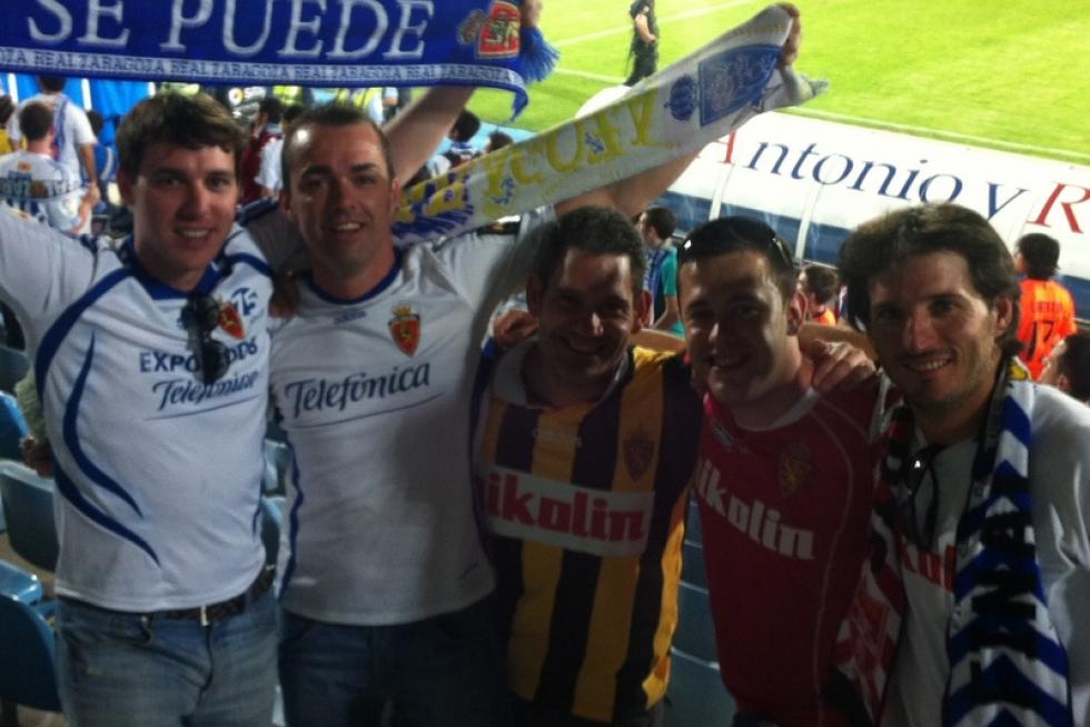 Los zaragocistas muestran cómo vivieron la noche de la salvación en Getafe.