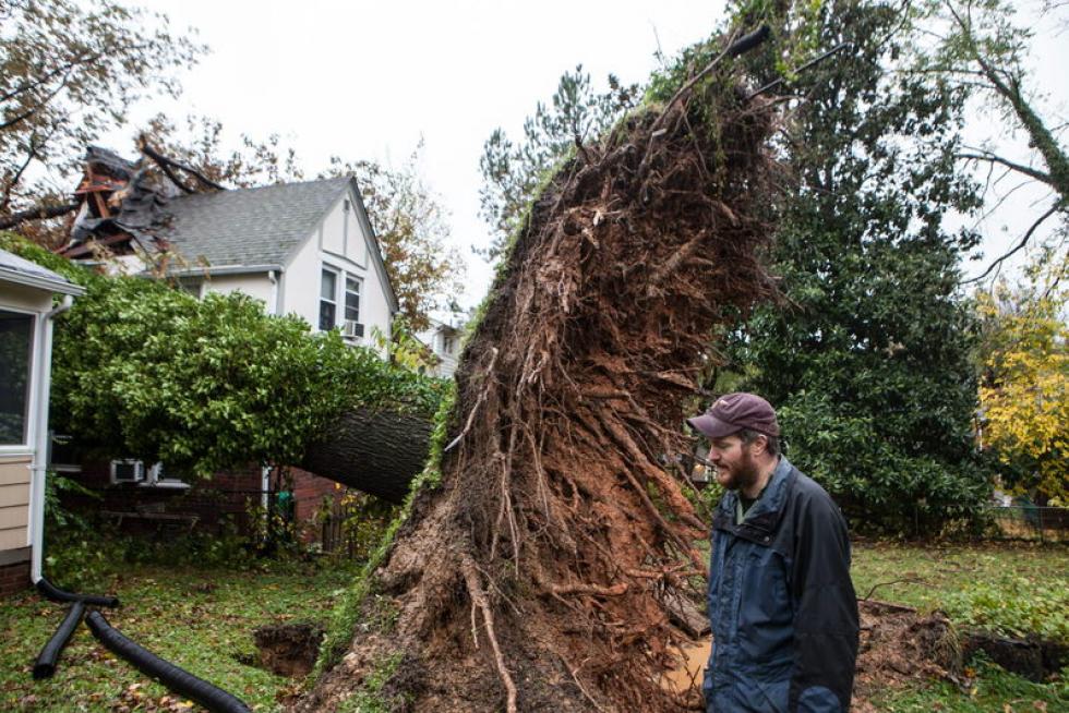 'Sandy' deja al menos 13 muertos, inundaciones récord y apagones en EE. UU.