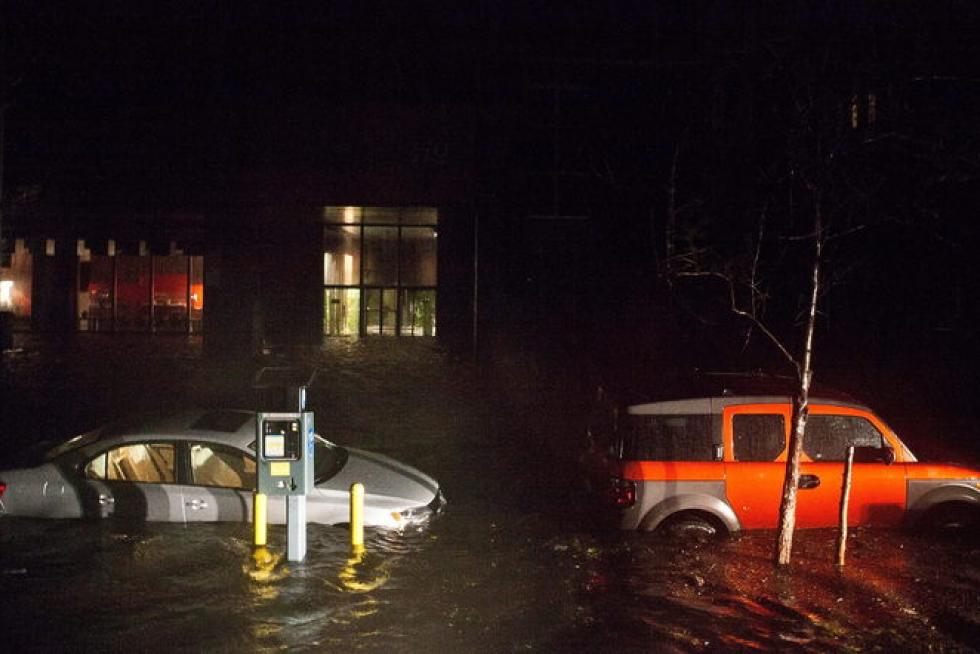 'Sandy' deja al menos 13 muertos, inundaciones récord y apagones en EE. UU.