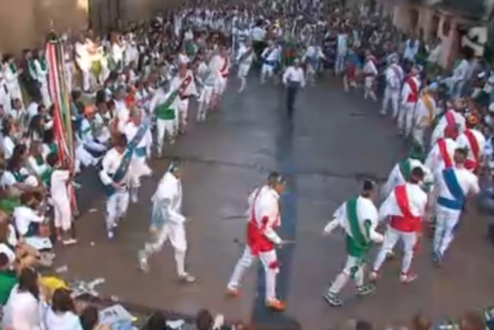 Los danzantes, en el día grande de San Lorenzo