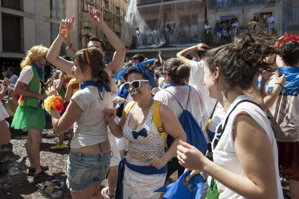 Turiasonenses y visitantes han abarrotado la plaza de España de la ciudad del Queiles para ver la salida del Cipotegato del Ayuntamiento.