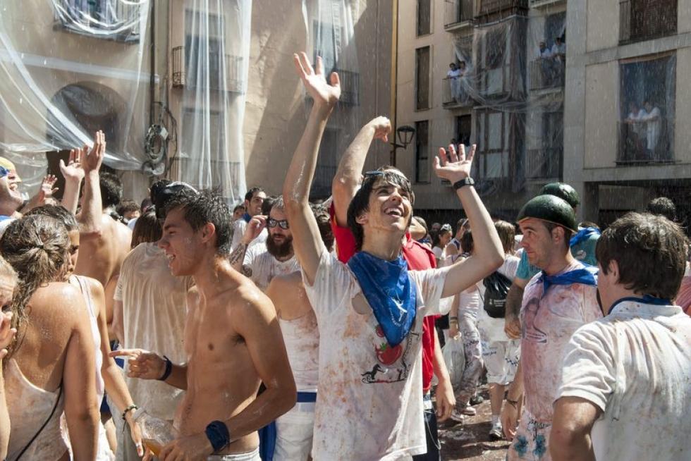 Turiasonenses y visitantes han abarrotado la plaza de España de la ciudad del Queiles para ver la salida del Cipotegato del Ayuntamiento.