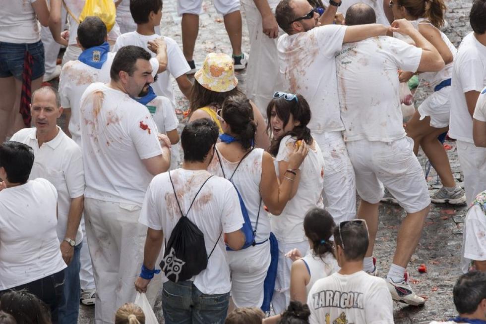Turiasonenses y visitantes han abarrotado la plaza de España de la ciudad del Queiles para ver la salida del Cipotegato del Ayuntamiento.