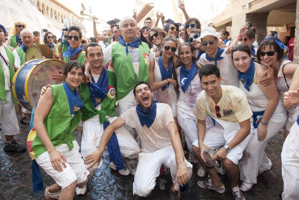 Turiasonenses y visitantes han abarrotado la plaza de España de la ciudad del Queiles para ver la salida del Cipotegato del Ayuntamiento.