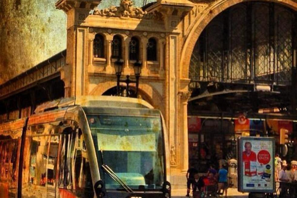 Mercado central y tranvía