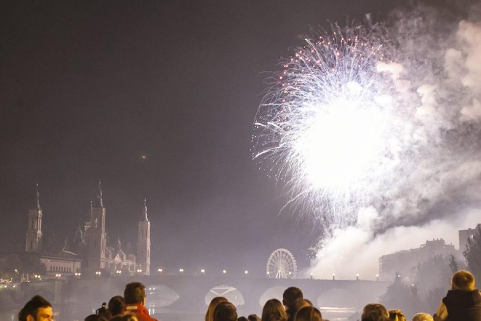 Fuegos artificiales de fin de Fiestas del Pilar 2013