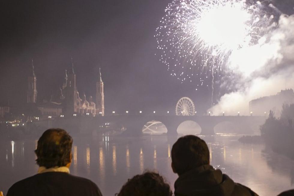 Fuegos artificiales de fin de Fiestas del Pilar 2013