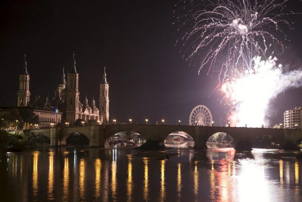 Fuegos artificiales de fin de Fiestas del Pilar 2013