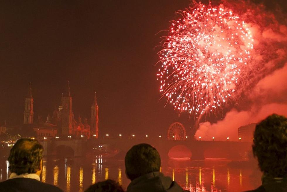 Fuegos artificiales de fin de Fiestas del Pilar 2013