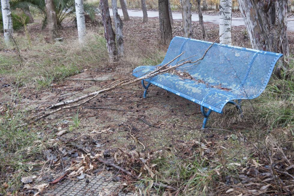 Abandono y vandalismo en el Parque Deportivo Ebro