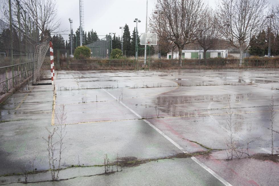 Abandono y vandalismo en el Parque Deportivo Ebro