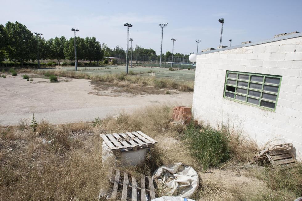 Abandono y vandalismo en el Parque Deportivo Ebro