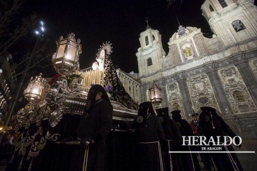 Miércoles Santo en Zaragoza. Procesión de la Dolorosa en la Iglesia de Santa Isabel de Portugal.