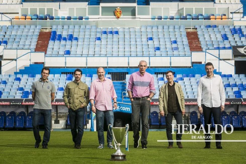 Celebración del 20 aniversario de la Recopa del Real Zaragoza. De izquierda a derecha: Santiago Aragón, José Luis Rodríguez Loreto, Jesús Solana, Andoni Cedrún, Alberto Belsué y Xavi Aguado.