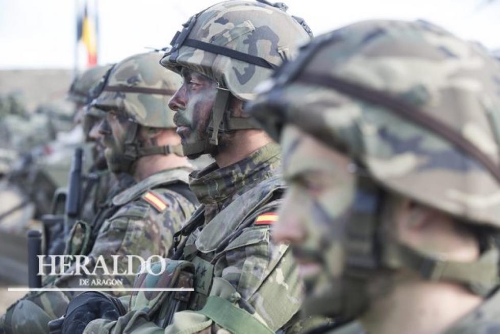 Maniobras de la OTAN en el Campo de San Gregorio de Zaragoza. En la imagen, militares de la unidad de caballería de la Brilat española el 4 de noviembre.
