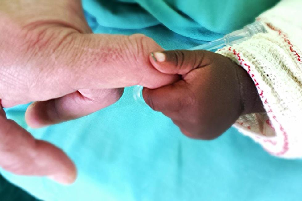 Fotografías facilitadas por A.F., miembro del proyecto, de una misión humanitaria en Tanzania