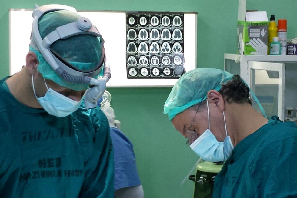 Fotografías facilitadas por A.F., miembro del proyecto, de una misión humanitaria en Tanzania