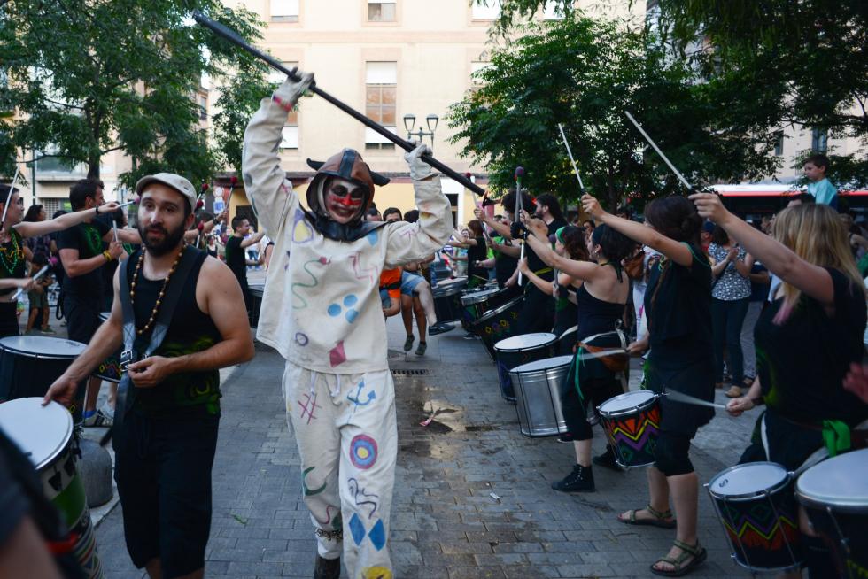 Pasacalles de 'diaples' en la Magdalena por San Juan
