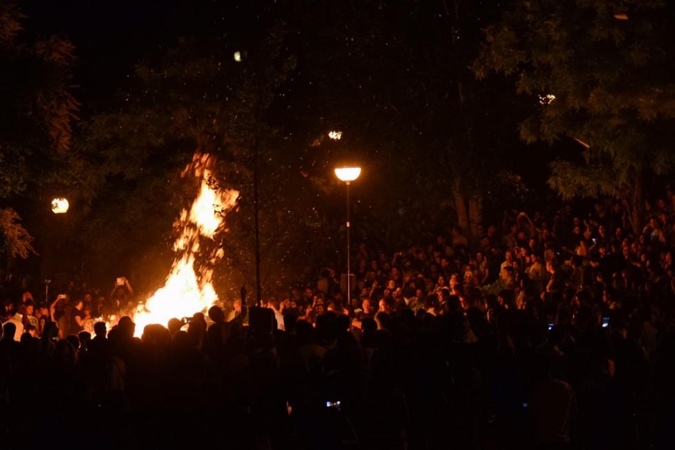Pasacalles de 'diaples' en la Magdalena por San Juan