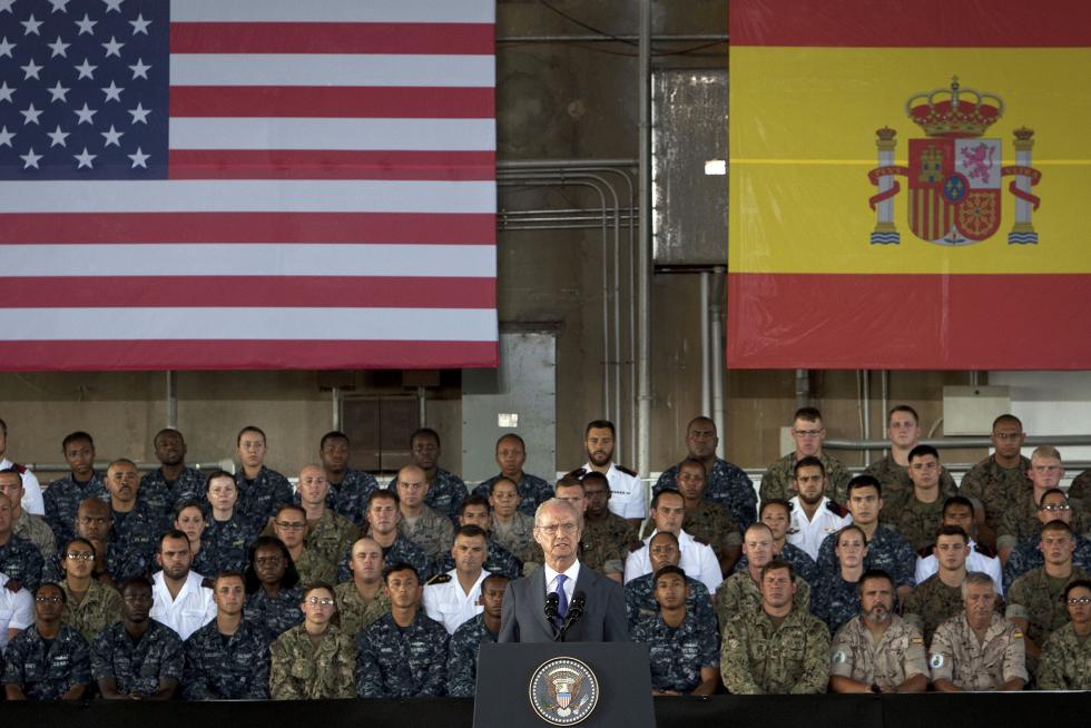 Obama se despide de España en la base naval de Rota