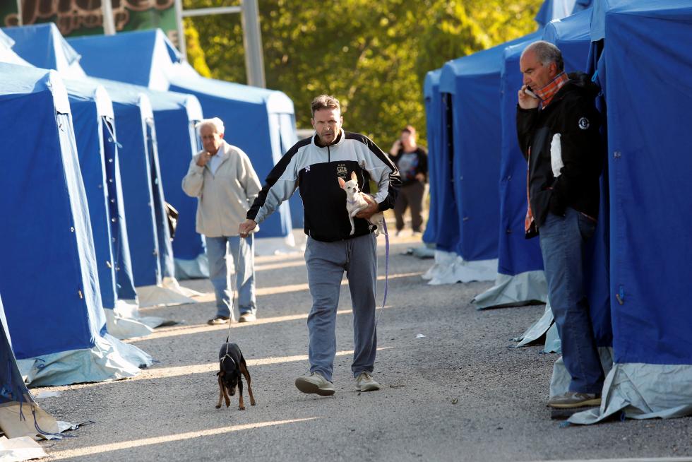 Mil doscientas personas han pasado la noche en tiendas de campaña