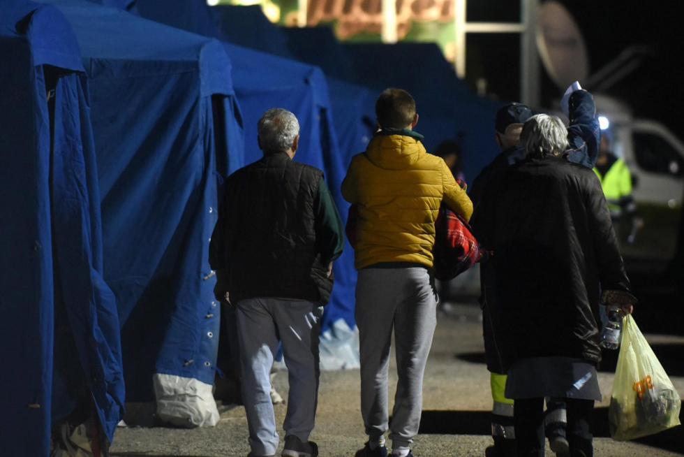 Mil doscientas personas han pasado la noche en tiendas de campaña