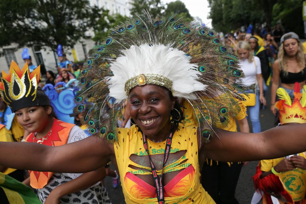 Ritmos afrocaribeños toman Notting Hill durante el gran desfile del carnaval