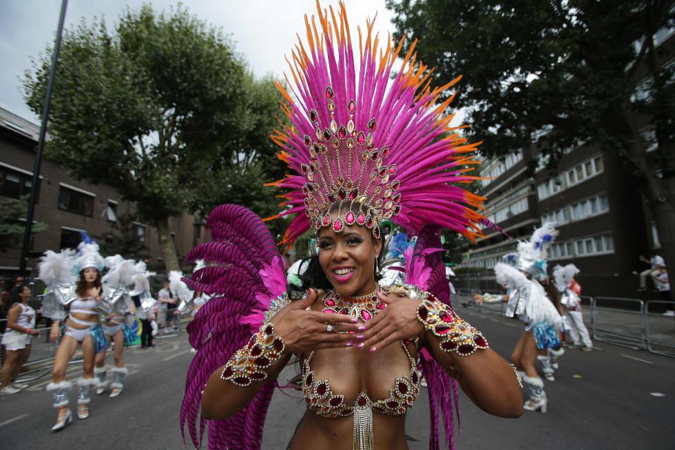 Ritmos afrocaribeños toman Notting Hill durante el gran desfile del carnaval