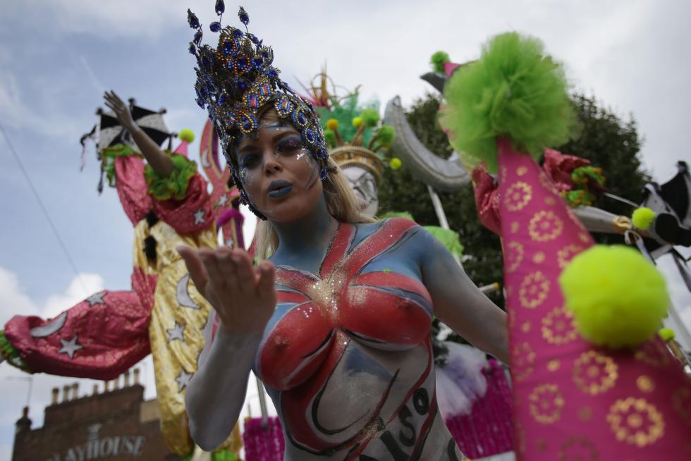 Ritmos afrocaribeños toman Notting Hill durante el gran desfile del carnaval