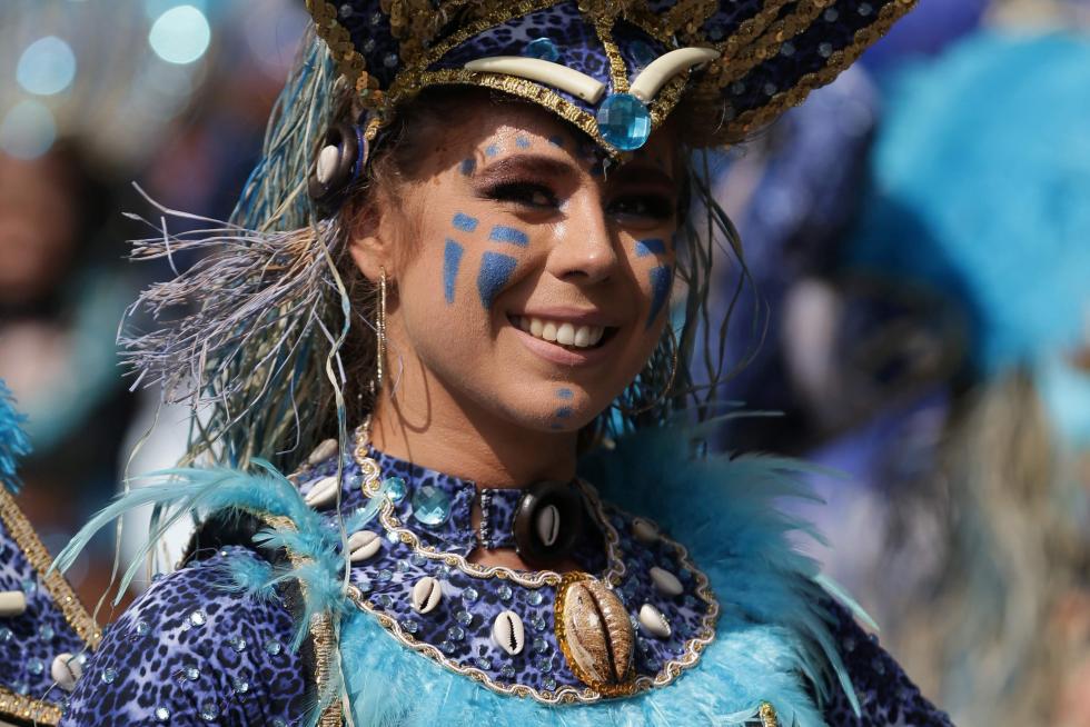 Ritmos afrocaribeños toman Notting Hill durante el gran desfile del carnaval